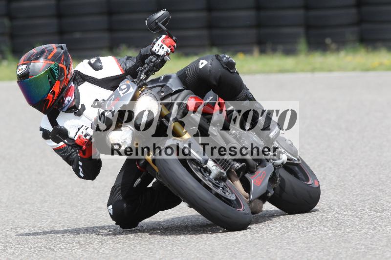 Archiv-2025/10 23.04.2025 Cornu Master School ADR/rot-rouge/59